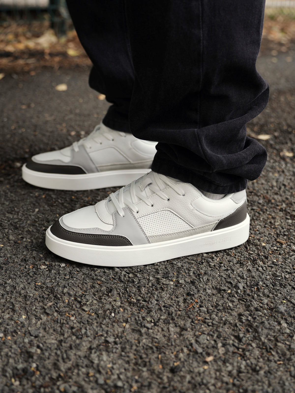 Livenza Trainers White