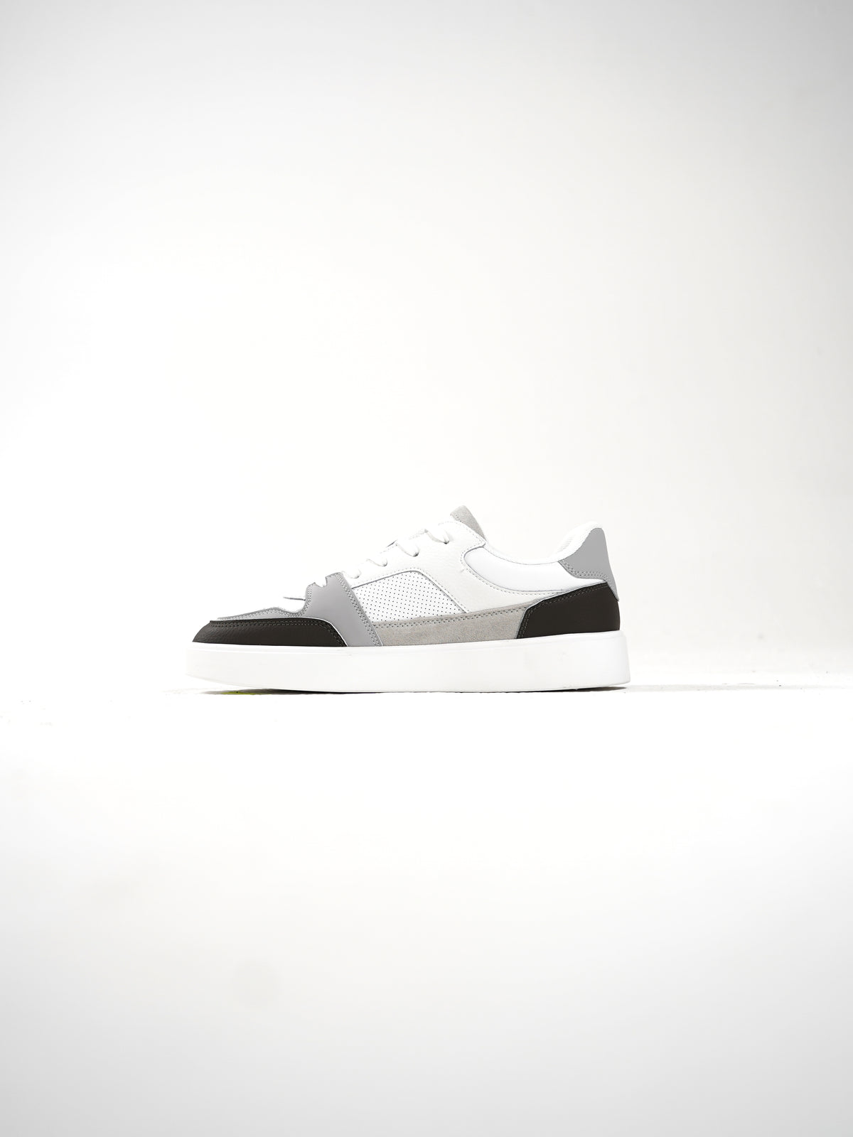 Livenza Trainers White