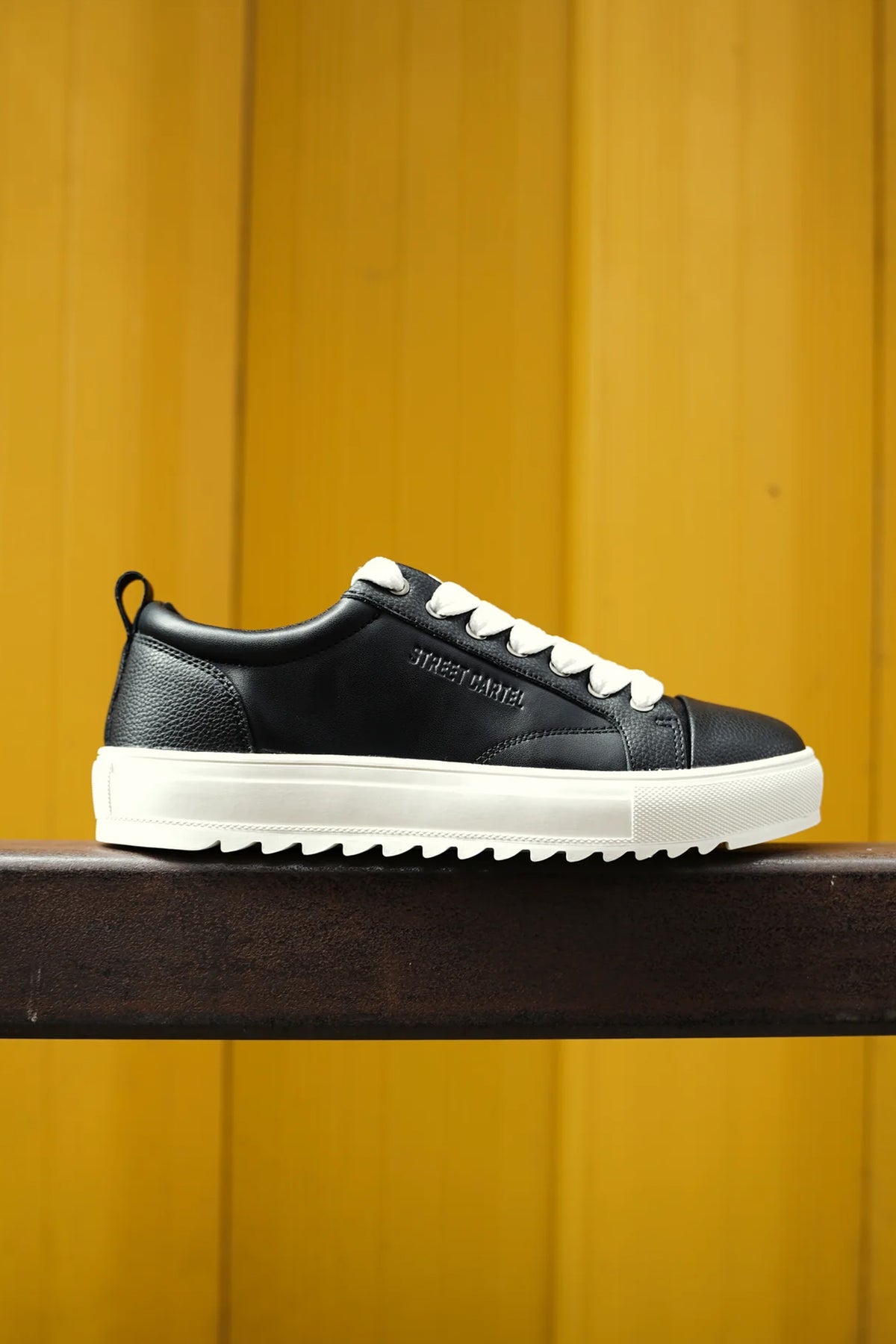 Tonaro Trainers Black